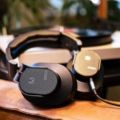 Flagship Headphones Austrian Audio - Hi-X65