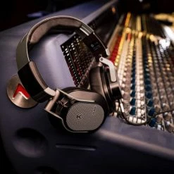 Flagship Headphones Austrian Audio - Hi-X65