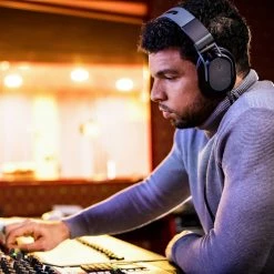 Flagship Headphones Austrian Audio - Hi-X65