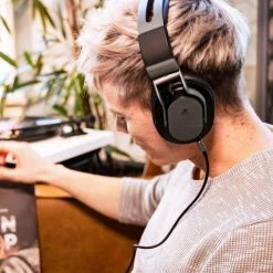 Flagship Headphones Austrian Audio - Hi-X65