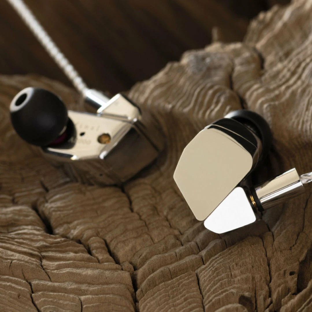 Wholesale 🛒 Final Audio Flagship IEMS Final - A8000 ✔️ 12 Final Audio Flagship IEMS Final - A8000